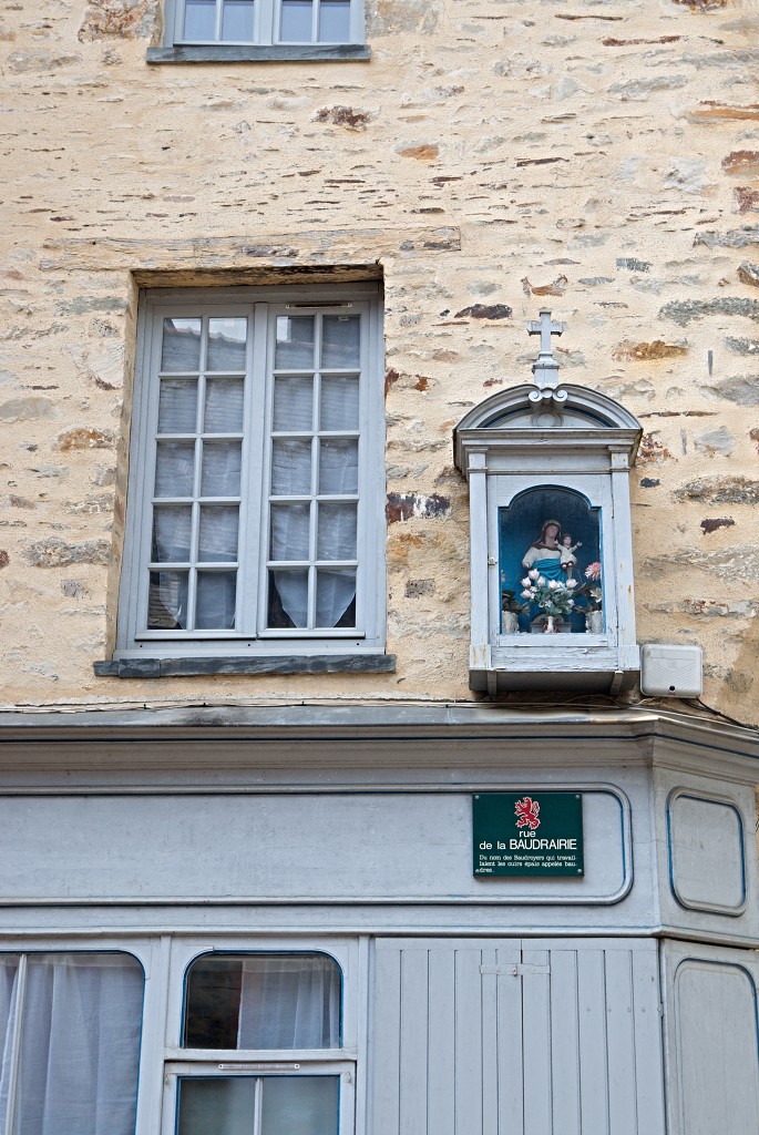 vitre bretagne frankrijk france hdr vilaine vestingstad kerk Notre-Dame olv notre dame chateau kasteel